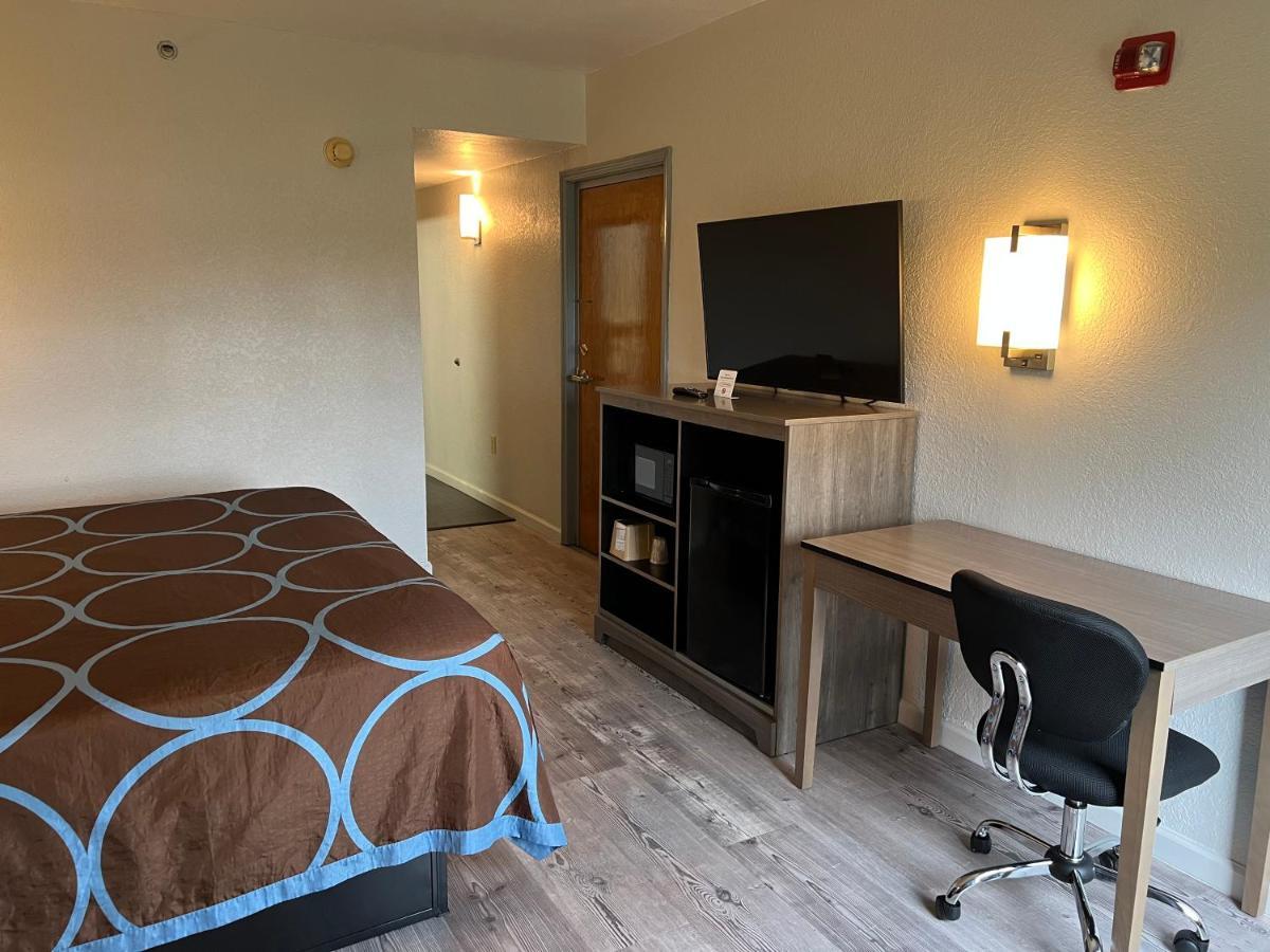 Super 8 By Wyndham Clemmons - Bermuda Run - Winston-Salem I-40 Motel Eksteriør billede